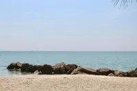 S2 Hotel - Beach
