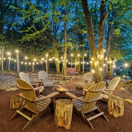 Lakehouse w/ Kayaks, MiniGolf, Sauna, HotTub, Swings and playground for Kids!