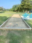 Minutes to the BEACH! Boat friendly, fire pit, bocci & large yard for famly fun!