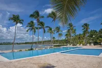 Elegant Beach Villa, Private Pool & Golf Course! - Villas