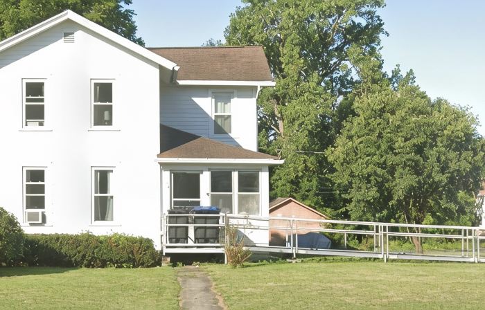 Finger Lakes Escape: Spacious 5-Bedroom Retreat in Canandaigua