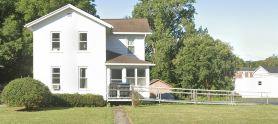 Finger Lakes Escape: Spacious 5-Bedroom Retreat in Canandaigua