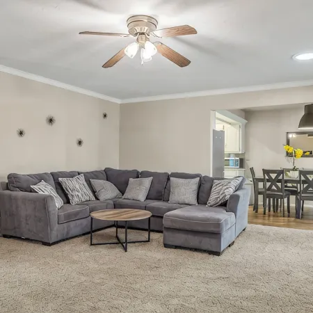 Charming 3-bedroom house central to everything in Edmond and handy to OKC