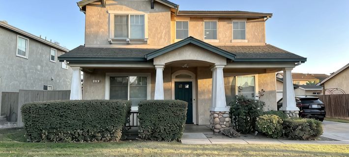 Discover Turlock charm near California State University ターロックのホテル