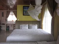 Horas Family Home Hotels in Simanindo