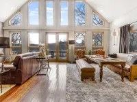 Quaint + Modern Lakeview Home on Sacandaga Lake Hotels in Day