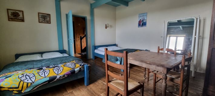 Quiet renovated house near the beach with beautiful garden in Kerdalé Hoteles en Trégunc