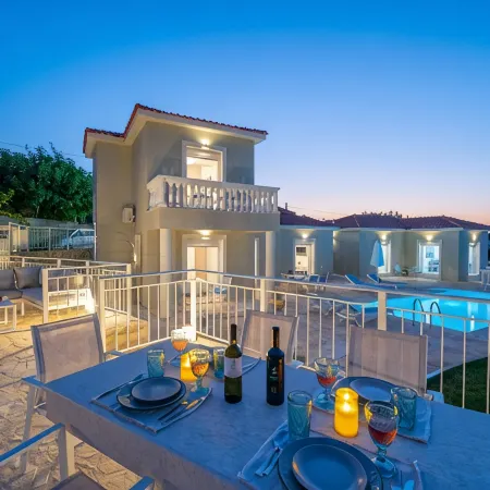 Luxury Villa with Guest House in tranquil setting with Private pool