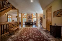 New Large Adirondack Lodge with Pond Waterfront and A/C - 4-Star