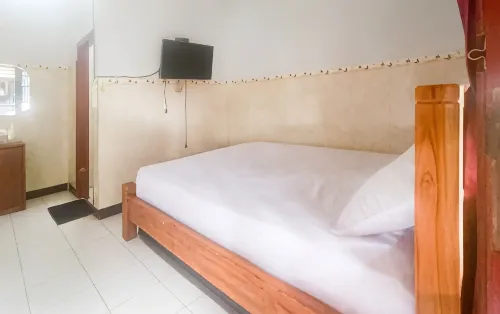 Astri Homestay Carkranegara Mataram Mitra RedDoorz