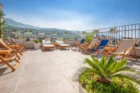 Hotel Twelve by Aycon - ที่มีสระว่ายน้ำ