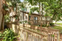 ONE BLOCK from the beach! Weekly and monthly discounts offered.