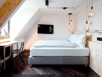 The Lubo - Self Check-in Hotels near Alpineum