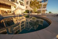 Tranquil and Relaxing Beachfront Condo with Exceptional Views! - piscine