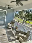 Short Walk to Quaint Small Town Palm Harbor, Restaurants, Brewery, Trolley Stop