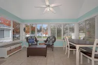 Beautiful Summer village cottage close to the Ocean!