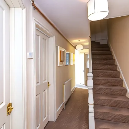 Bradstone Garden Retreat with Own Entrance