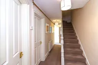 Bradstone Garden Retreat with Own Entrance