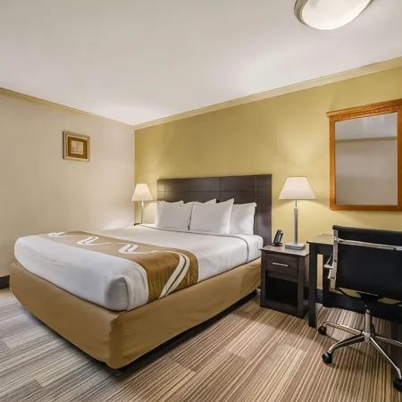Hibiscus Inn & Suites