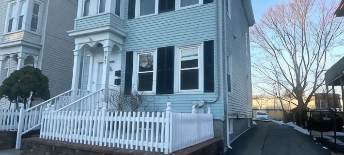 Boston 2Bd Kg-Qn Bds entire unshared space near Harvard, MIT Subway w/parking Hotels in Somerville