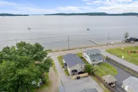 Sunset Getaway ~ Sleeps 8 with Private Beach and Hot Tub - 4-Star