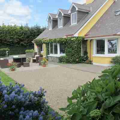 Edencrest B&B Hotel Exterior