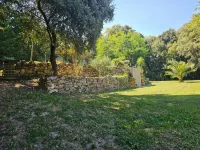 Mas Provençal à flanc de colline Hotels in Bollene