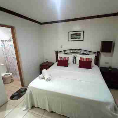 Double Diamond Inn Guest House Rooms