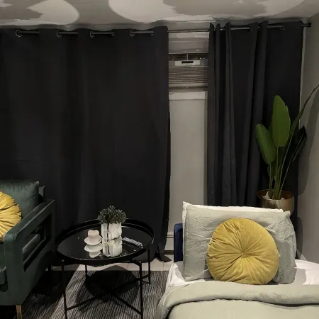 The Circle Suite Near JFK Airport Отели рядом с достопримечательностью «Железнодорожная станция JFK Air Train»