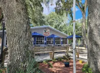 Heated Pool & Kayaking House with a Canal Access in Lake Panasoffkee