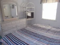 Top Floor with Balcony, with a Pool View, 4 Minutes to Beach - balcony