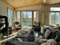 Family Friendly, Gorgeous Views and steps to Tahoe Donner Ski Hill