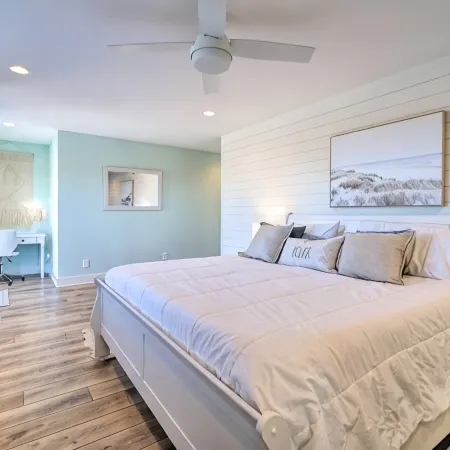 Dig'n It of Surf City! HOT TUB! 6 Bdr - 4.5 Bath