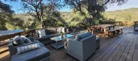 Julian's Red Fox Retreat- Nature with a Hot Tub