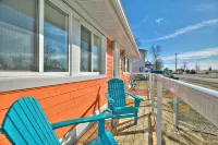 Scott McGillvary's Beachside Abode across from Stunning Bay Beach. New HOT TUB!