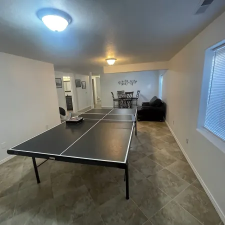 Spacious 5-bedroom house with WiFi, AC in charming Arvada