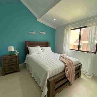 JeSal’s Escape 3 Bedroom Townhome Negril- 5 min From Beach- Perfect For Longterm Rooms