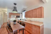 Attractive condo w sunny backyard in peaceful neighborhood - Condos