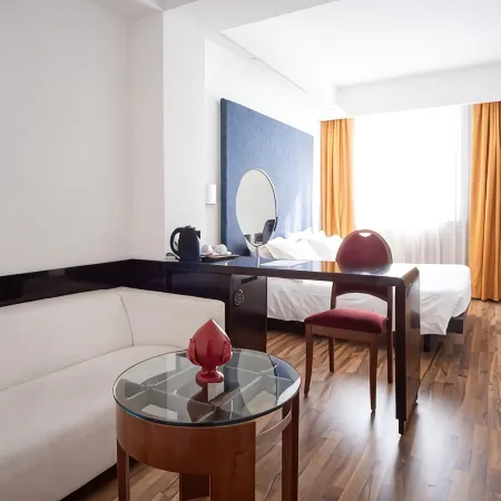 Hotel Imperatori Отели рядом с достопримечательностью «Номентанская дорога»