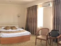 Hotel Ziyorat โรงแรมในฟาร์ฆอนา