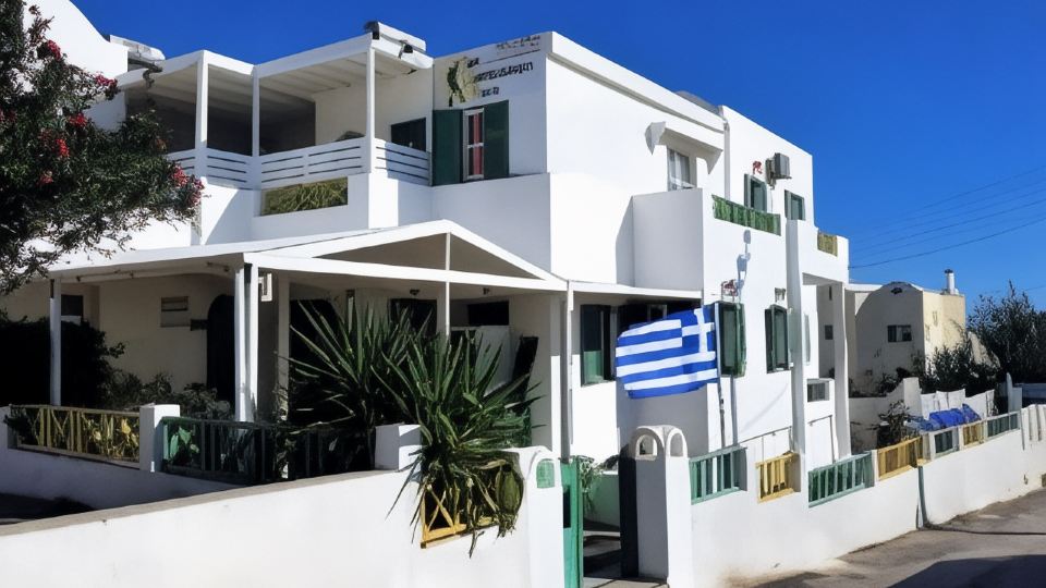 Fira Backpackers Place