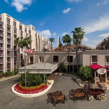 Knott's Hotel