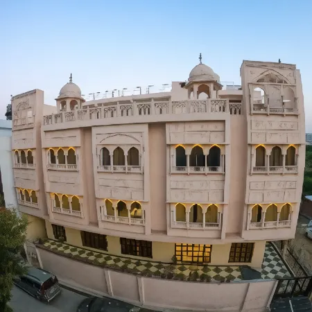The Taj Vista Agra -Walking Distance to Taj Mahal