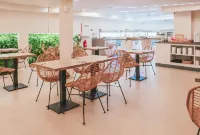 阿羅三特拉斯飯店 - 早餐