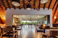 Sungulwane Private Game Lodge - Lodges