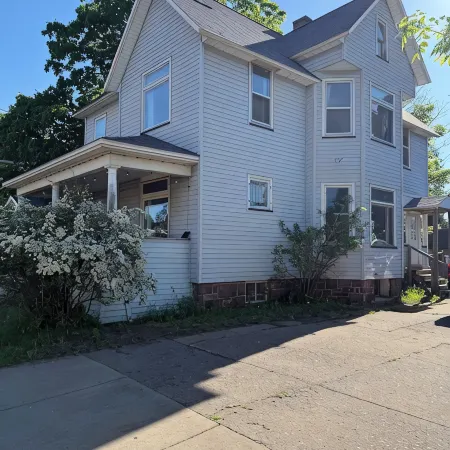 Downtown-Adjacent Historic Home / Modern Updates