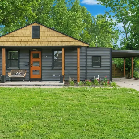 Kings, Kitchens & Comfort In Modern Cedar Home