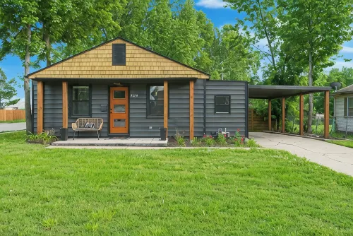 Kings, Kitchens & Comfort In Modern Cedar Home