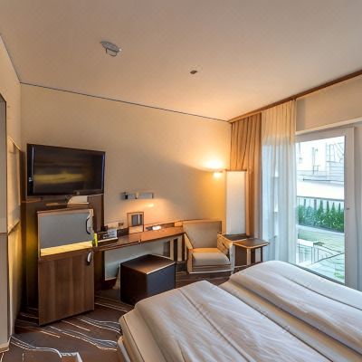 Standard Double Room, Courtyard Area Heikotel - Hotel am Stadtpark Promo Code
