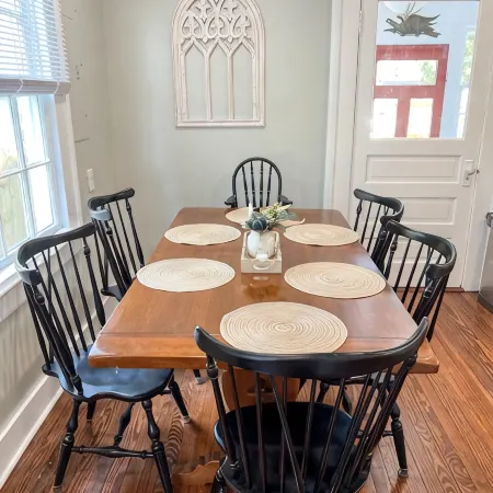 1886 Charming Cassat Cottage in Cape Charles, VA
